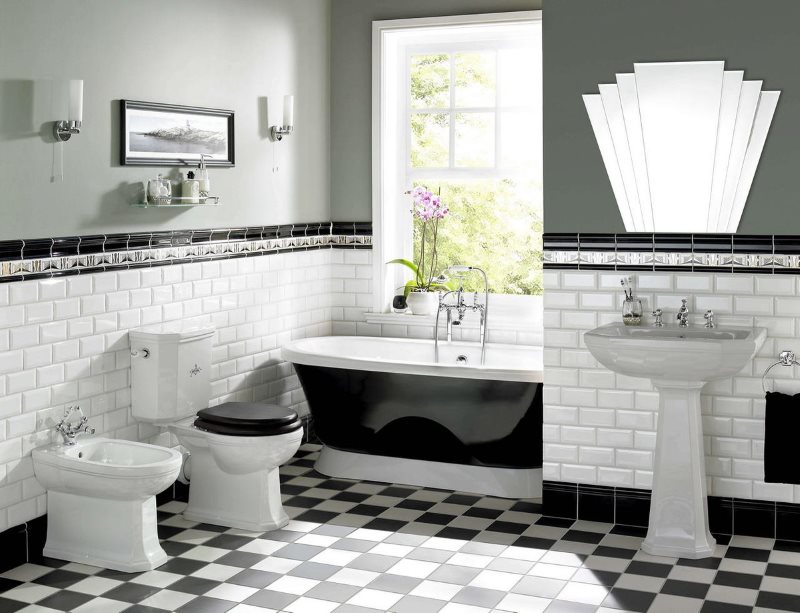 White tile hog at the bottom of the bathroom wall