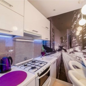 Dinding mural di dinding dapur sempit
