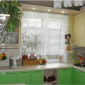 Tulle tulen di tingkap dapur