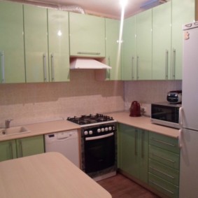 Fasad berkilat perabot dapur