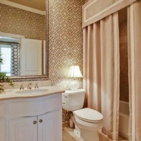 bagaimana untuk memilih langsir untuk bilik mandi dengan lambrequin