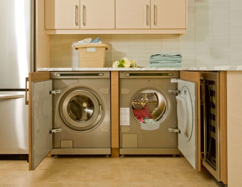 Built-in washing machines with hinges for doors