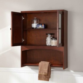 κρέμονται ντουλάπι στις ιδέες διακόσμηση μπάνιο