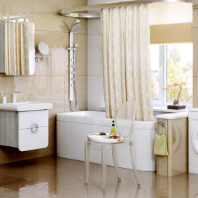 κρέμονται ντουλάπι στις ιδέες διακόσμηση μπάνιο