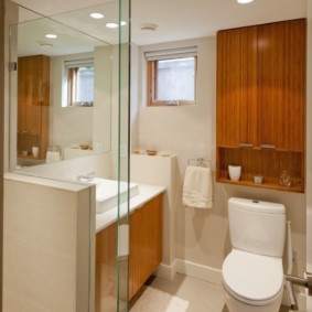 ντουλάπι τοίχου στη φωτογραφία τύπων λουτρών