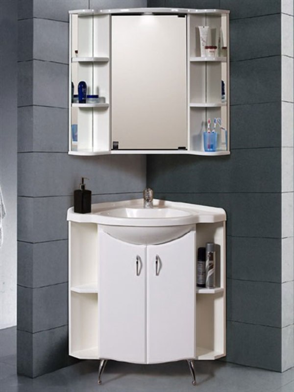 kabinet sudut hinged di bilik mandi