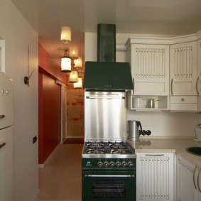 refrigerador en el interior de la cocina photo