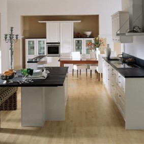 ruang makan di ulasan foto dapur