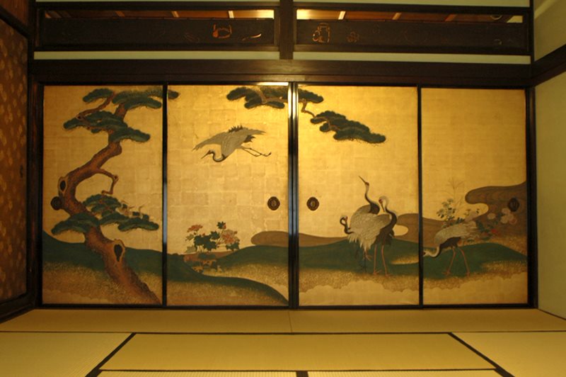 ผนังเลื่อนแบบตะวันออก