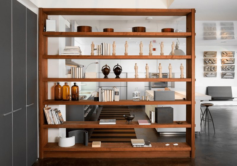 ฉากกั้นห้อง - ชั้นวางของไม้ในห้องครัว - ห้องนั่งเล่น