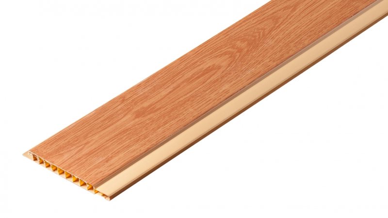 Apariencia de revestimiento de madera de plástico.