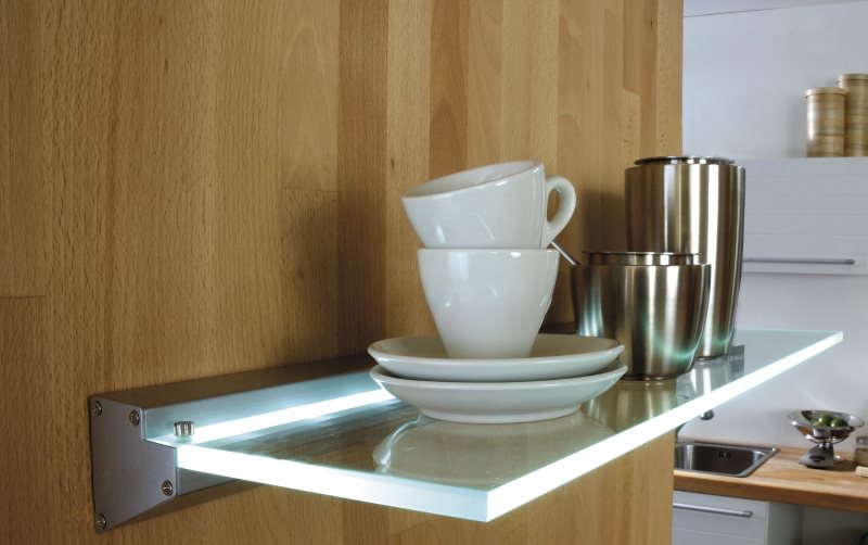 Prateleira para cozinha iluminada