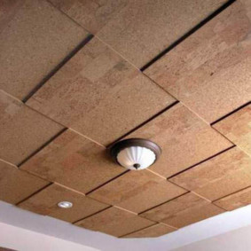 Plafond en liège gaufré