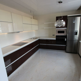 Γωνιακά ακουστικά με αντίθετες χειρολαβές