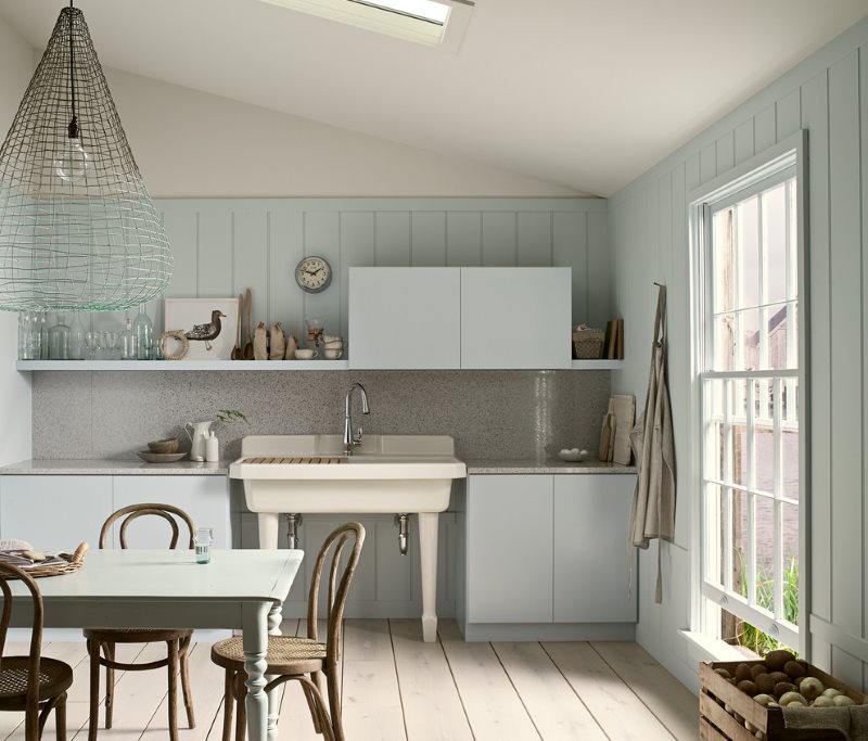 Τοίχο διακόσμηση τοίχου σε μια ρουστίκ κουζίνα