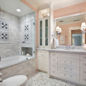 banyo tasarımı için sürgülü perdeler