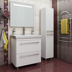 almari kes dengan bakul dobi untuk idea hiasan bilik mandi