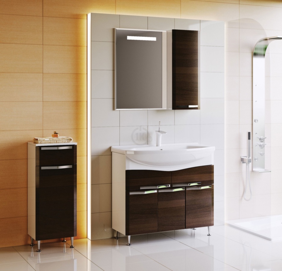 kes pensel almari dengan bakul linen untuk idea dalaman bilik mandi