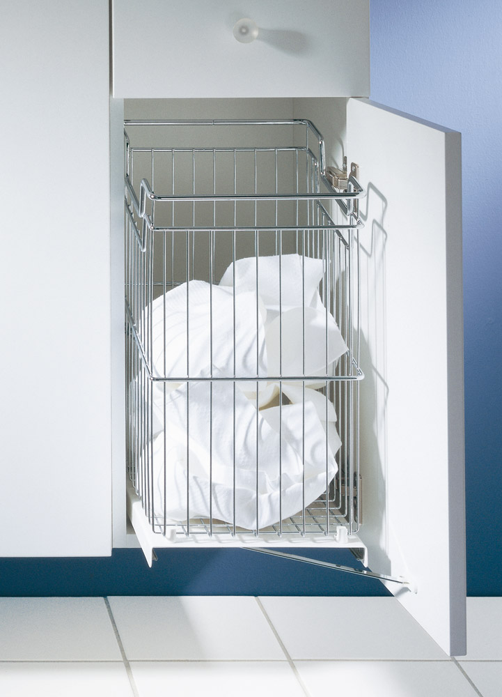 almari kes dengan bakul dobi untuk pilihan idea bilik mandi