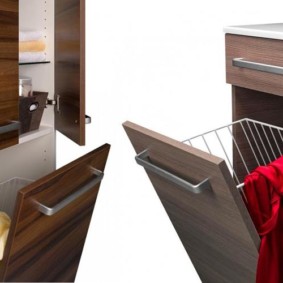 kes pensel almari dengan bakul dobi untuk gambar dalaman bilik mandi