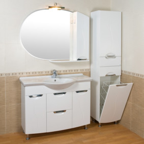 almari kes dengan bakul linen untuk idea idea bilik mandi