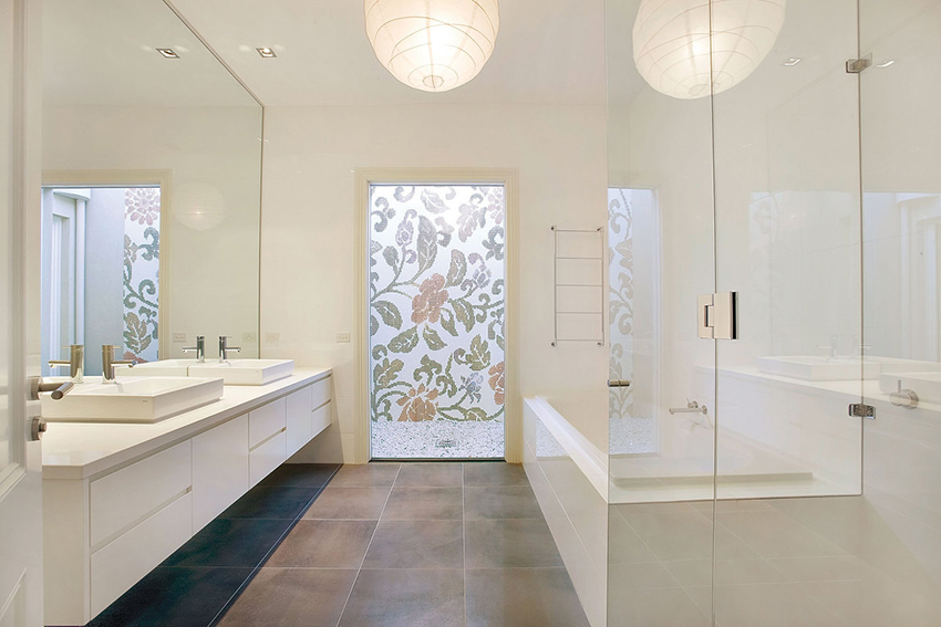 glass curtain for the bathroom decor