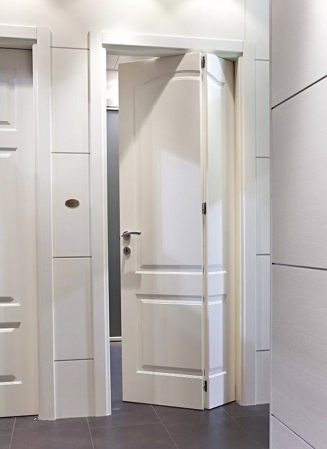 Libro de la puerta en el baño de una casa privada