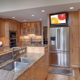 Τηλεόραση στην κουζίνα