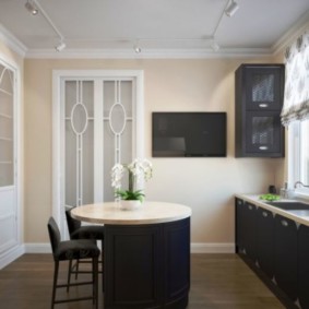 Τηλεόραση στην εσωτερική φωτογραφία της κουζίνας