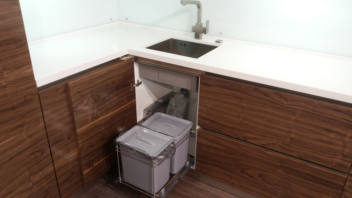 tenggelam untuk dekorasi dapur