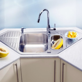 tenggelam untuk foto reka bentuk dapur