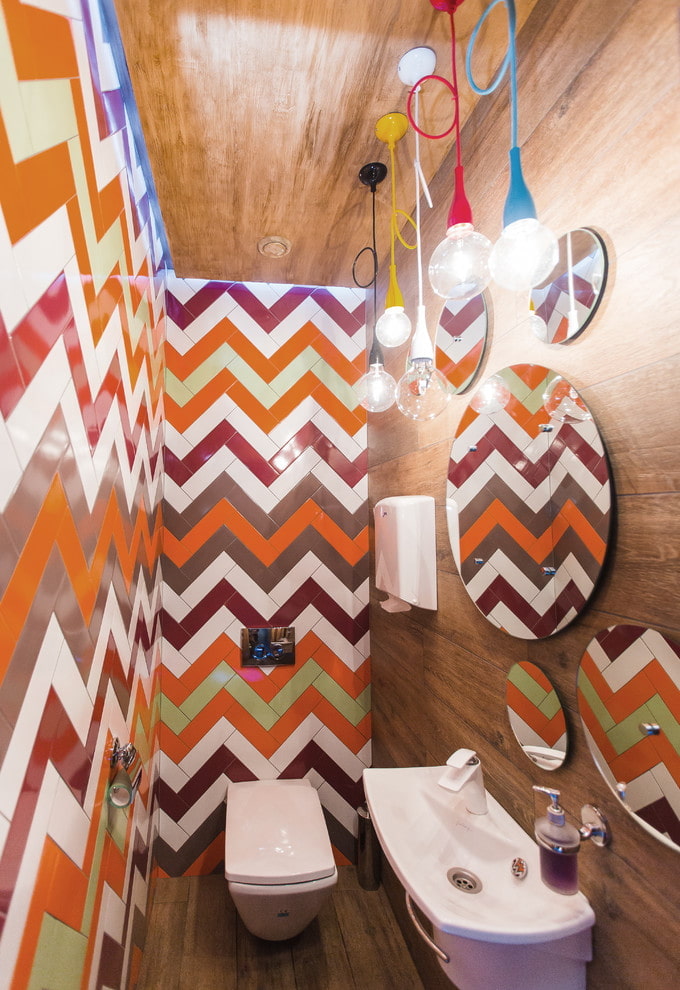 Design lumineux d'une toilette moderne