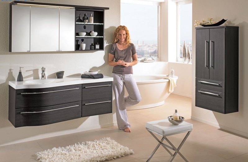 kabinet cermin bilik mandi