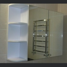 kabinet cermin di dalam bilik dalaman foto