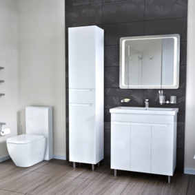 kabinet cermin bilik mandi