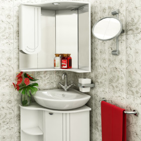 kabinet cermin bilik mandi