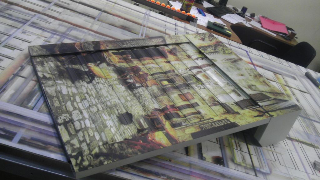 melukis pada shutter roller