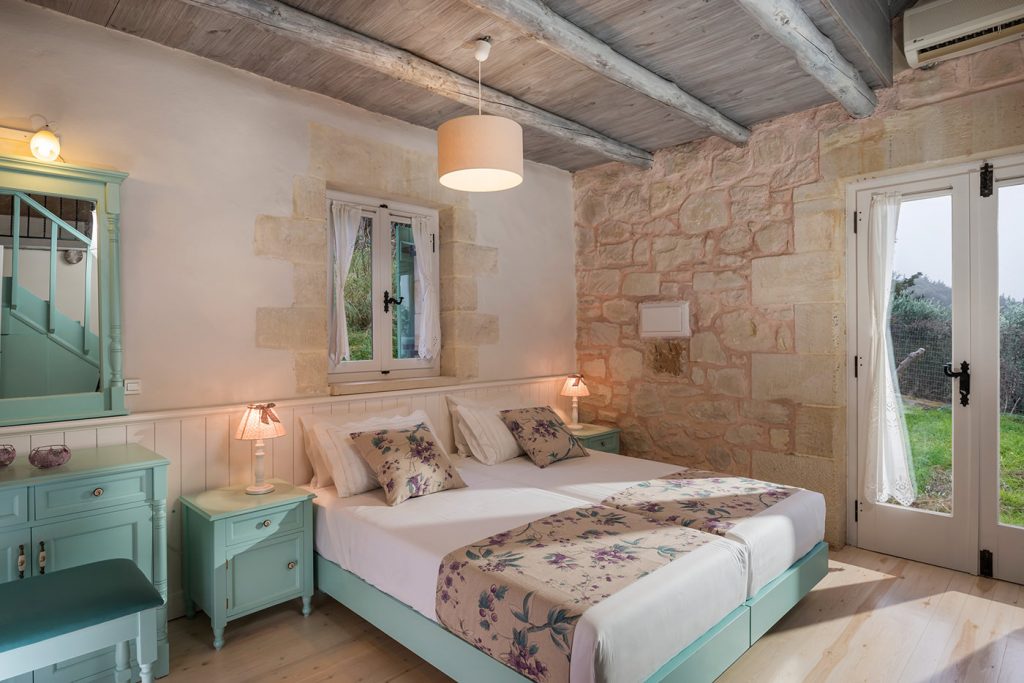 pierre décorative dans la chambre