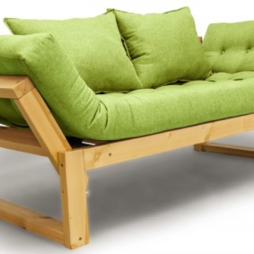 разтегателен диван за интериора на снимката в кухнята