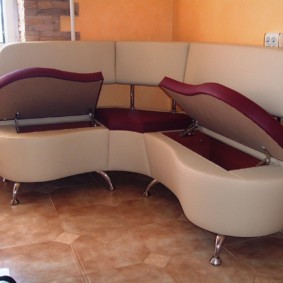 разтегателен диван за идеи за дизайн на кухнята