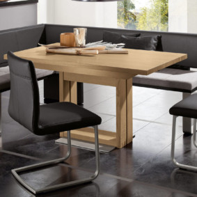 диван диван за снимката на интериора в кухнята