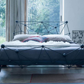 chambre exclusive avec un lit de fenêtre