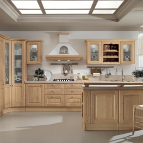 Ιταλικά έπιπλα για κλασική κουζίνα