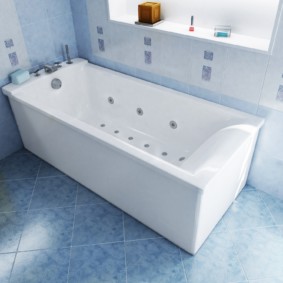 Bồn tắm acrylic trắng với hydromassage