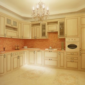 Σε σχήμα L σετ με προσόψεις κάτω από το δέντρο