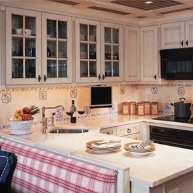 Față de masă din bucătărie