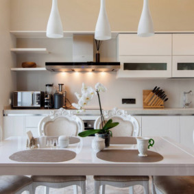 Scaune de bucătărie sculptate