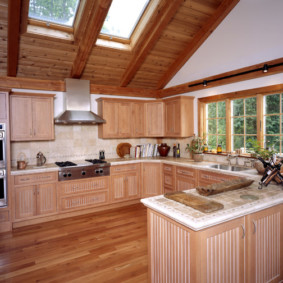 Bucătărie-sufragerie cu luminatoare