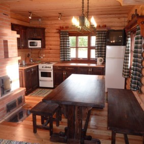 Perdele cu dungi scurte