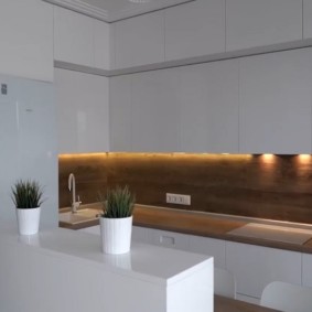 Καφέ ποδιά από πάνελ MDF